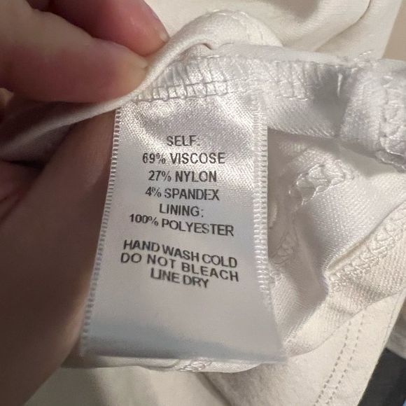 Lulu’s White Backless Vneck Cut Skater/ Cocktail Dress Size M - Picture 7 of 8